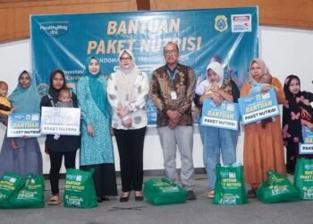 Pemkab Tanjab Timur dan Indomaret Salurkan 250 Paket Nutrisi untuk Anak Stunting