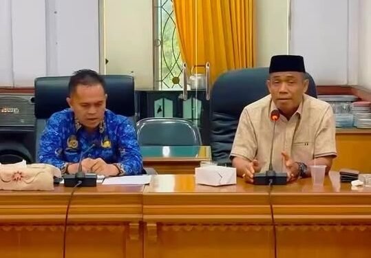 Kabag Umum dan Keuangan DPRD Batang Hari Sambut Kedatangan Rombongan DPRD Kapuas