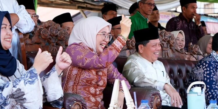 Sekda Batang Hari Hadiri Pawai dan Grebeg Suro VIII
