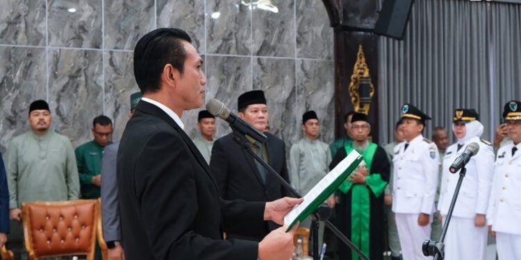Bupati Fadhil Arief Lantik Pejabat Jabatan Administrator dan Fungsional Tertentu