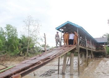 Bupati Anwar Sadat Tinjau Dermaga Apung Ambruk di Tanjung Senjulang