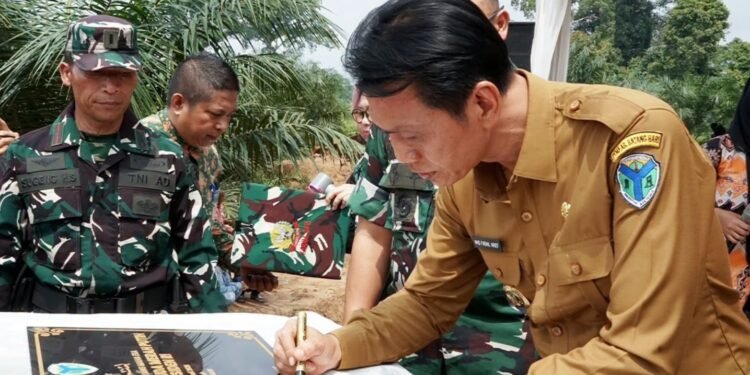 Bupati Fadhil Arief Resmikan Jembatan Boyle dan Jembatan Merah Putih