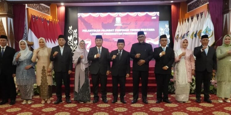 Gubernur Al Haris Lantik Lima Pejabat Pimpinan Tinggi Pratama