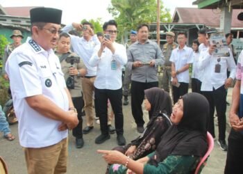Bupati Anwar Sadat Tinjau dan Salurkan Bantuan kepada Korban Kebakaran