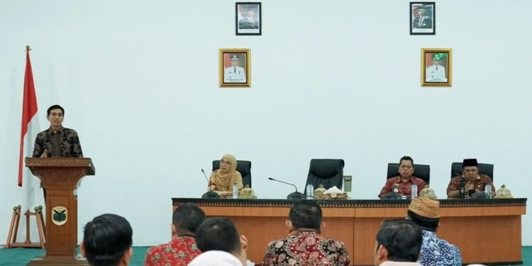 Bupati Fadhil Arief Buka Acara Diseminasi PPID