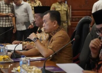 Gubernur Al Haris Pimpin Rapat Evaluasi Perkembangan Pelaksanaan Kegiatan Pembangunan