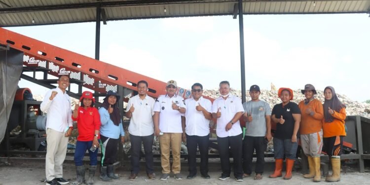 Bupati Anwar Sadat Tinjau Penataan TPA Sampah