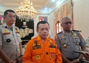 Gubernur Al Haris Pastikan Satgas Karhutla Terus Bekerja Memadamkan Titik Api