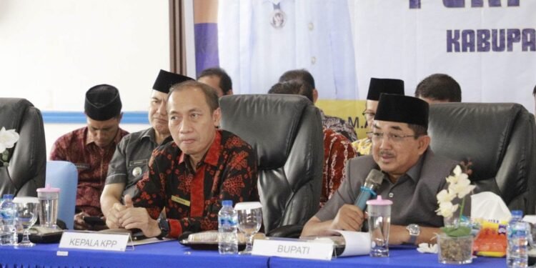 Bupati Anwar Sadat Tekankan Kepatuhan Pajak Desa