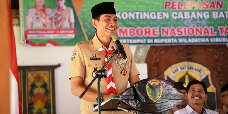 Bupati Fadhil Arief Lepas Keberangkatan Kontingen Pramuka ke Cibubur
