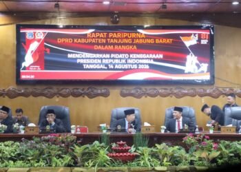 Bupati dan Wabup Tanjab Barat Hadiri Rapat Paripurna Mendengarkan Pidato Presiden RI