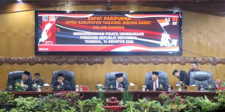 Bupati dan Wabup Tanjab Barat Hadiri Rapat Paripurna Mendengarkan Pidato Presiden RI
