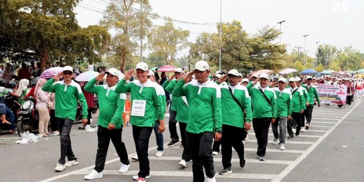 Bupati Fadhil Arief Saksikan Pawai Pembangunan  Peserta OPD