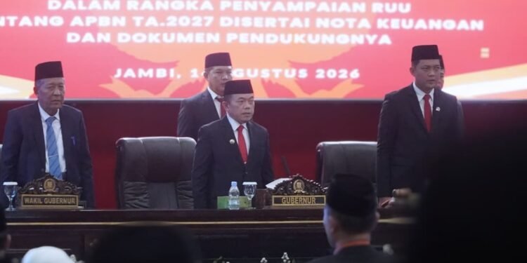 Gubernur Al Haris Bersama Forkopimda Mendengarkan Pidato Presiden RI dan Ketua DPR RI
