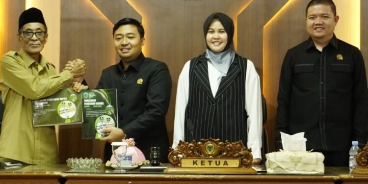 DPRD Batang Hari Menggelar Rapar Paripurna Penyampaian Nota Pengantar LKPD
