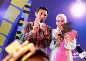 Ketua TP PKK Batang Hari Sabet Penghargaan Best Stewardship in Responsive Community Services