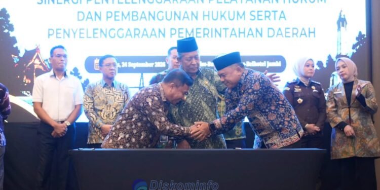 Pemkab Muaro Jambi Tandatangani MoU dengan Kanwil Kemenkum