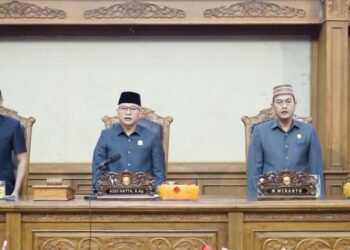 Wabub Junaidi H. Mahir Hadiri Rapar Paripuran DPRD Muaro Jammbi
